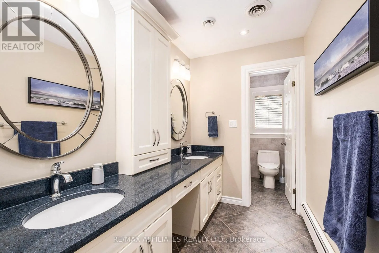 21 CEDAR LANE