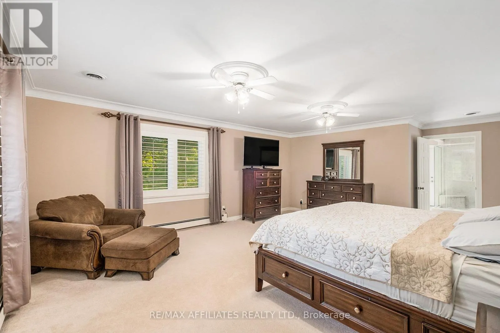 21 CEDAR LANE