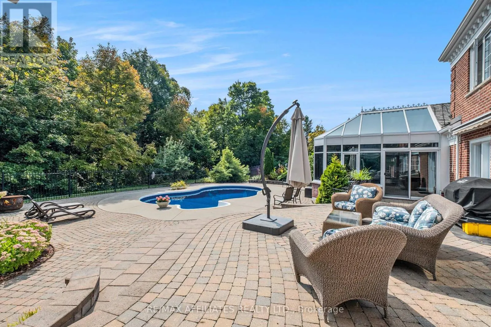 21 CEDAR LANE