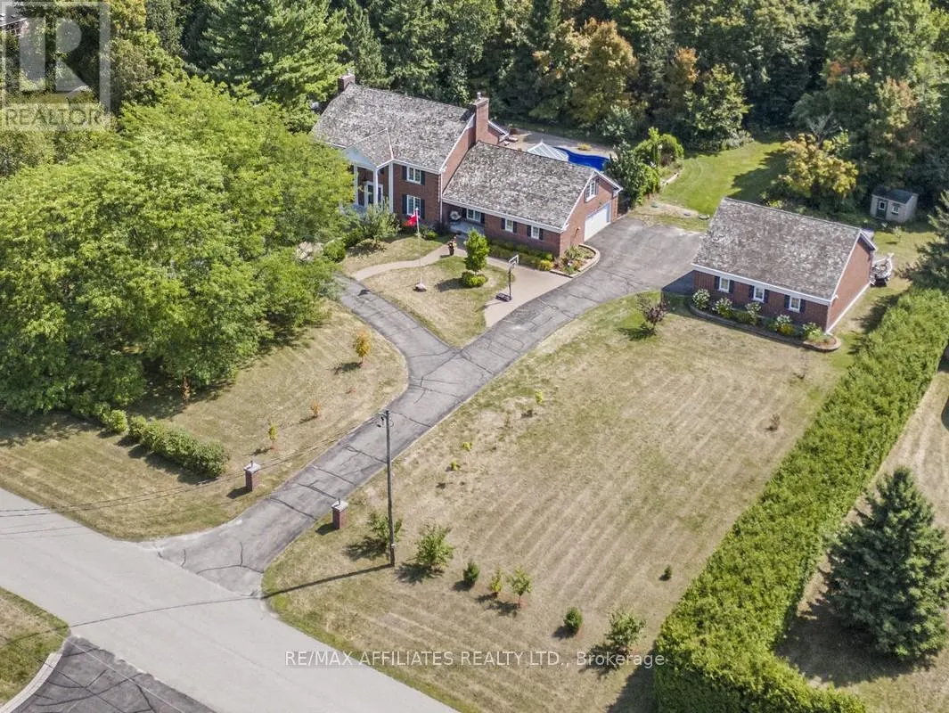 21 CEDAR LANE