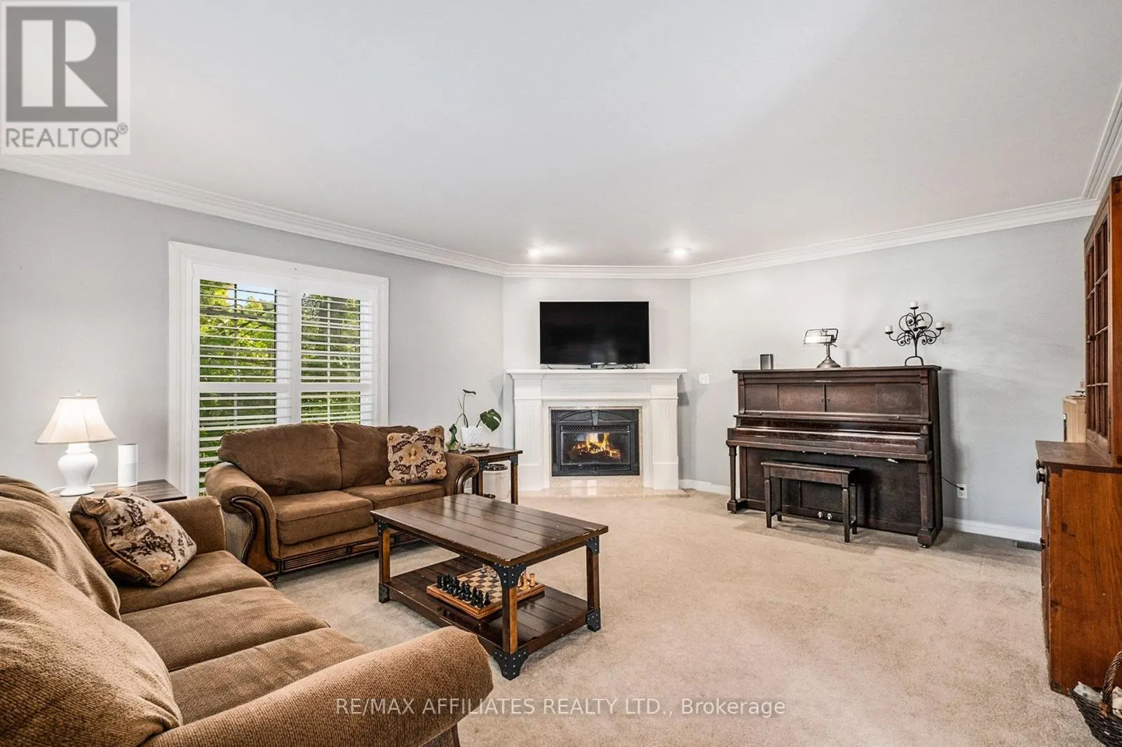 21 CEDAR LANE
