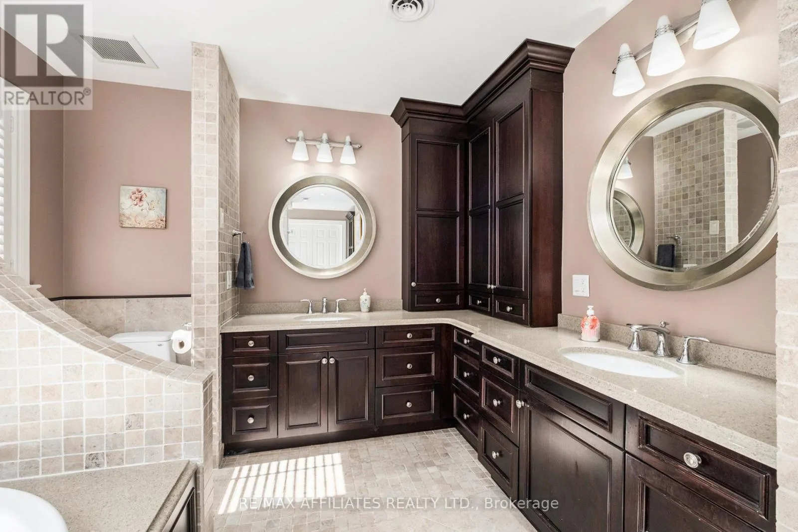 21 CEDAR LANE