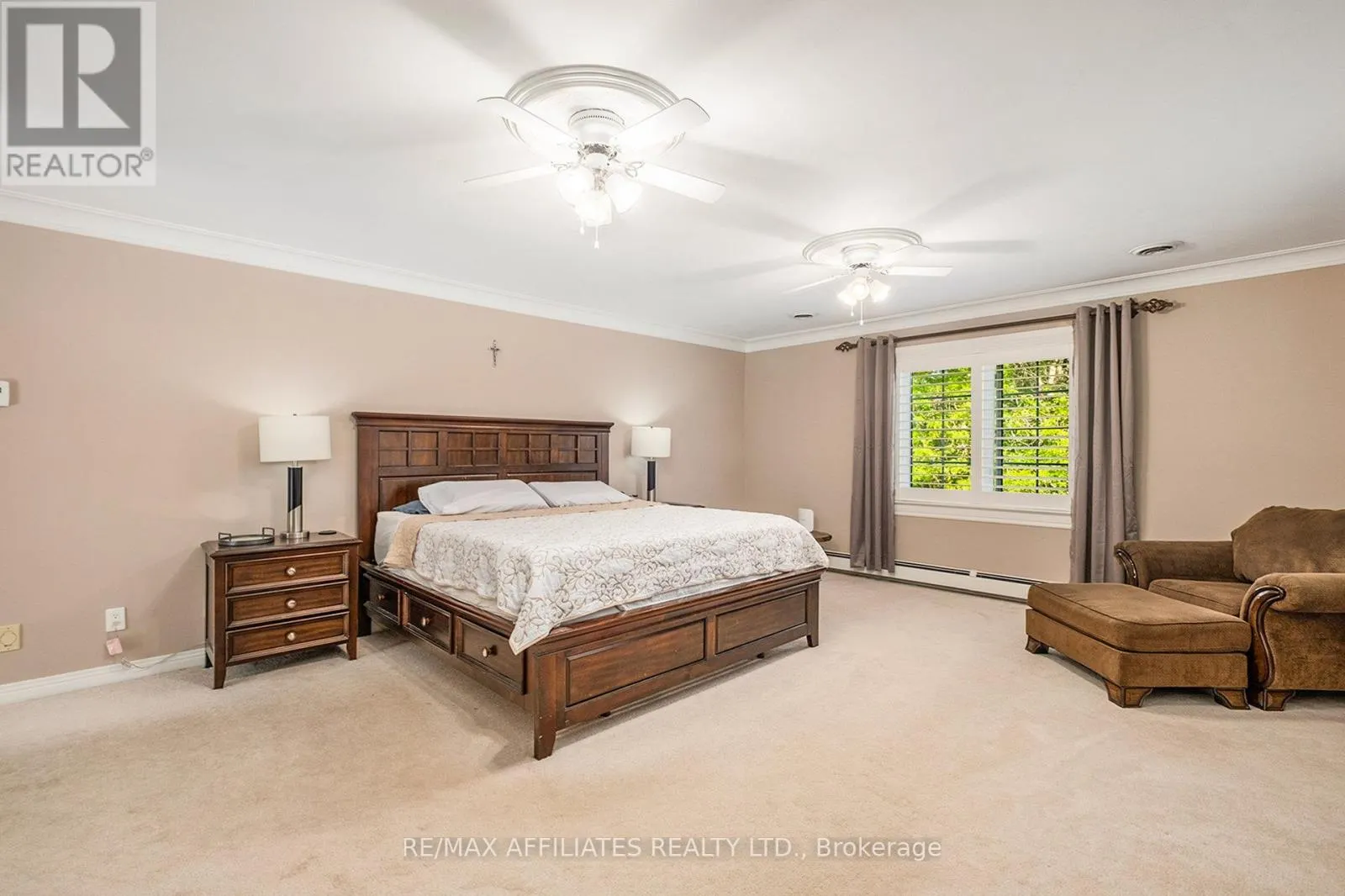 21 CEDAR LANE