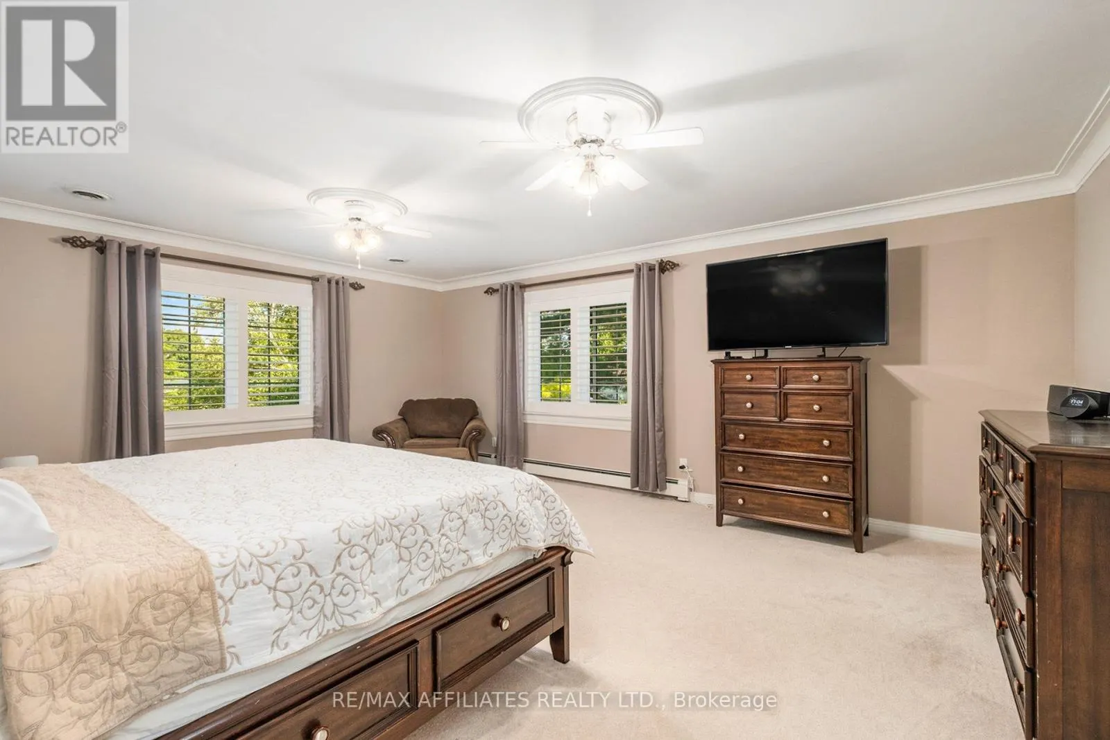 21 CEDAR LANE