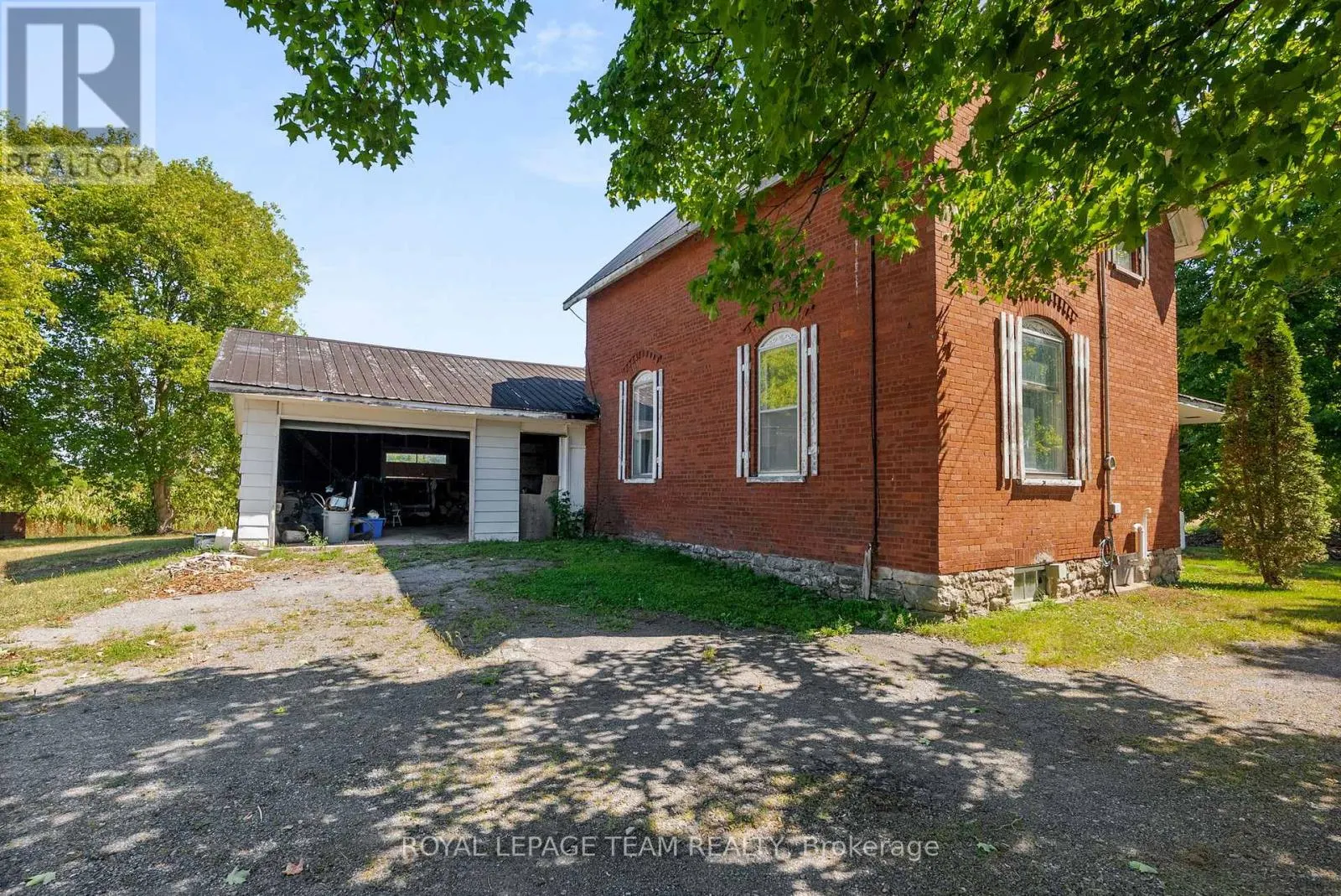 2307 CARSONBY ROAD W