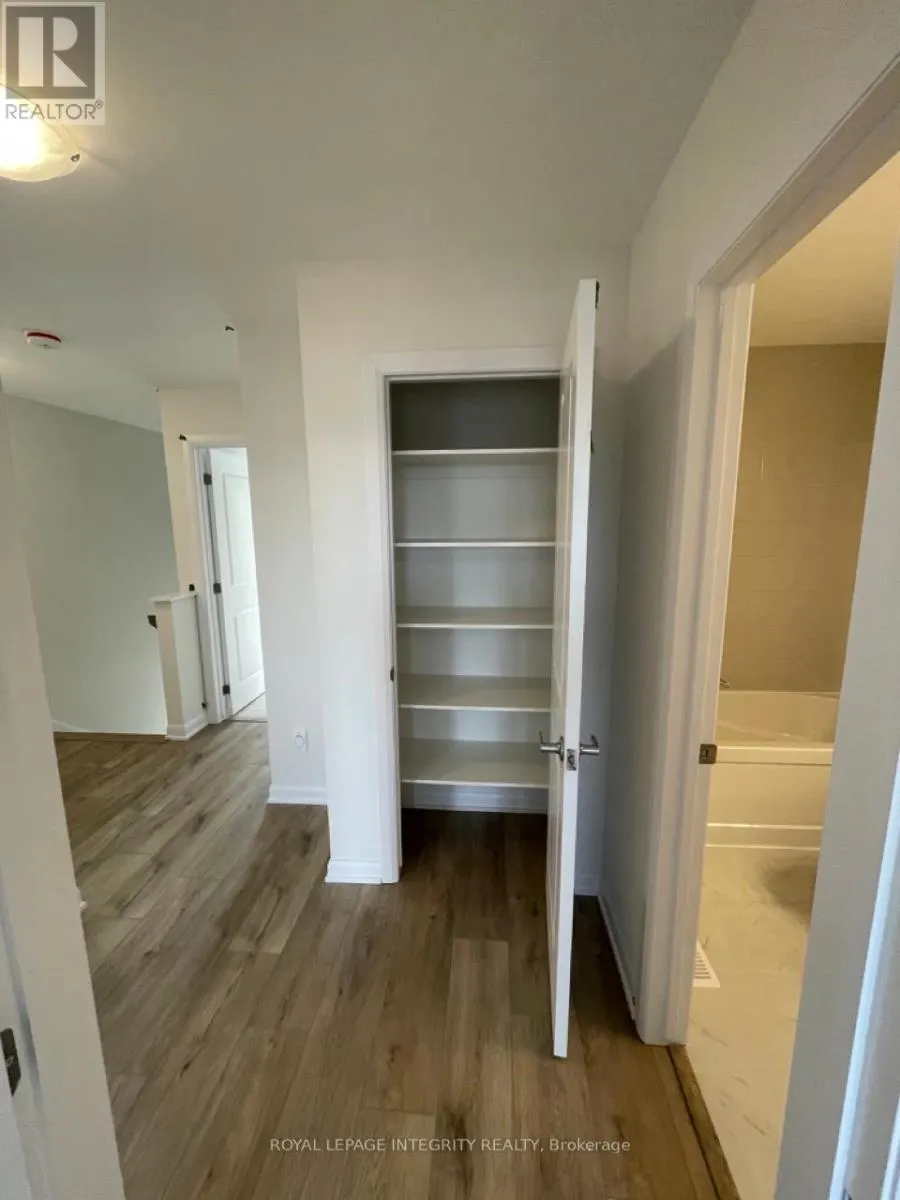 806 EVERBLOOM LANE