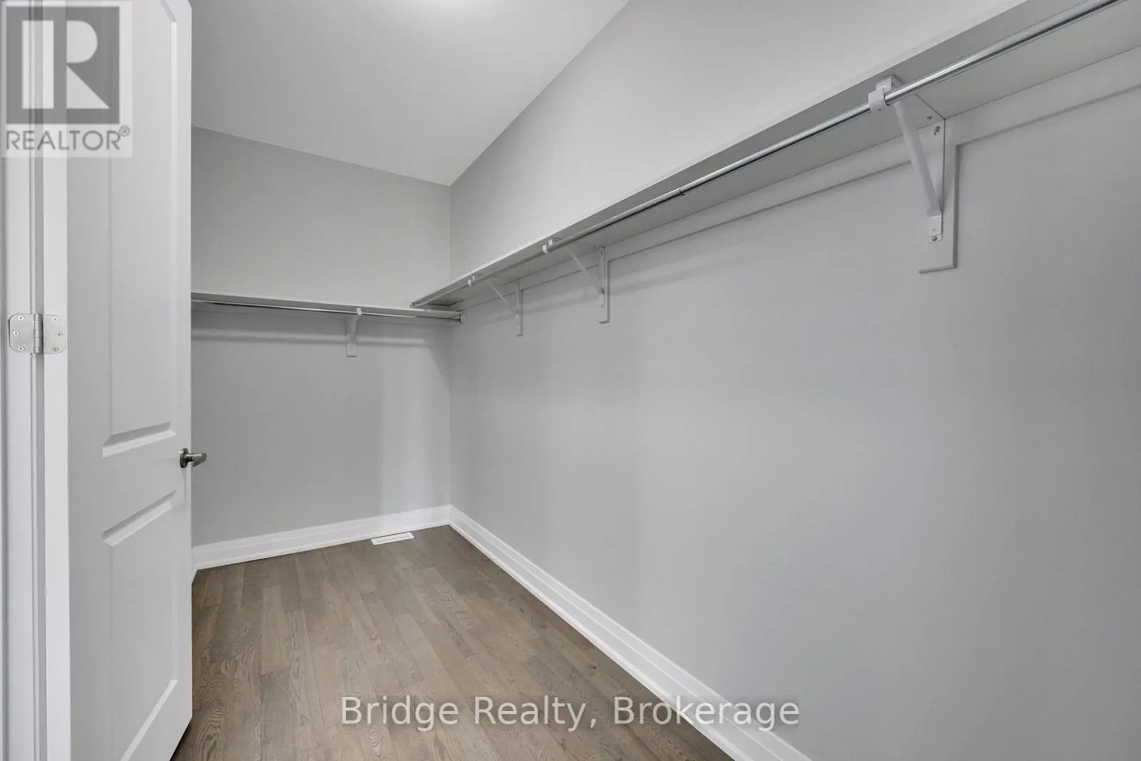 1343 UPPER THAMES DRIVE