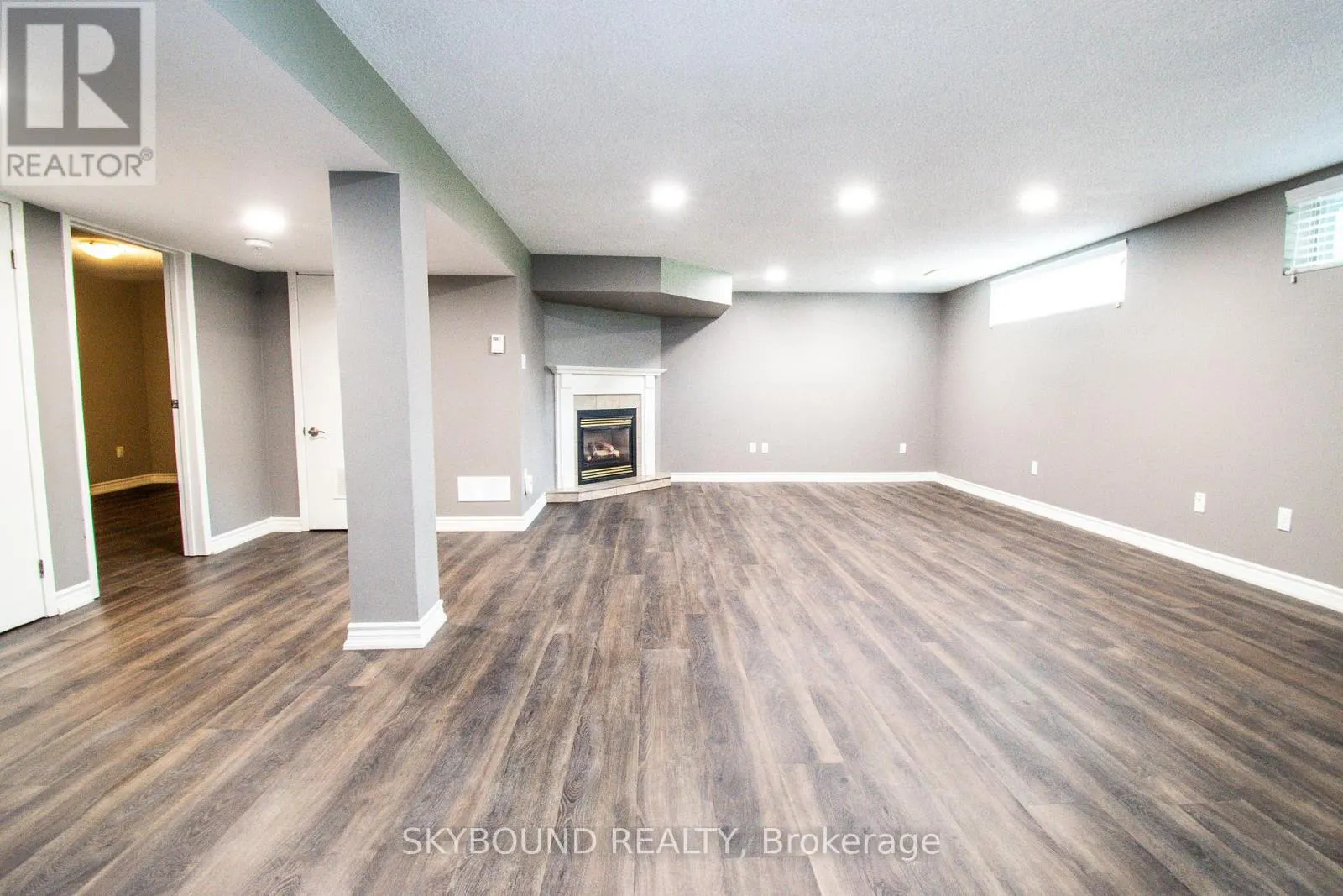 LOWER UNIT - 10 CHORLEY AVENUE