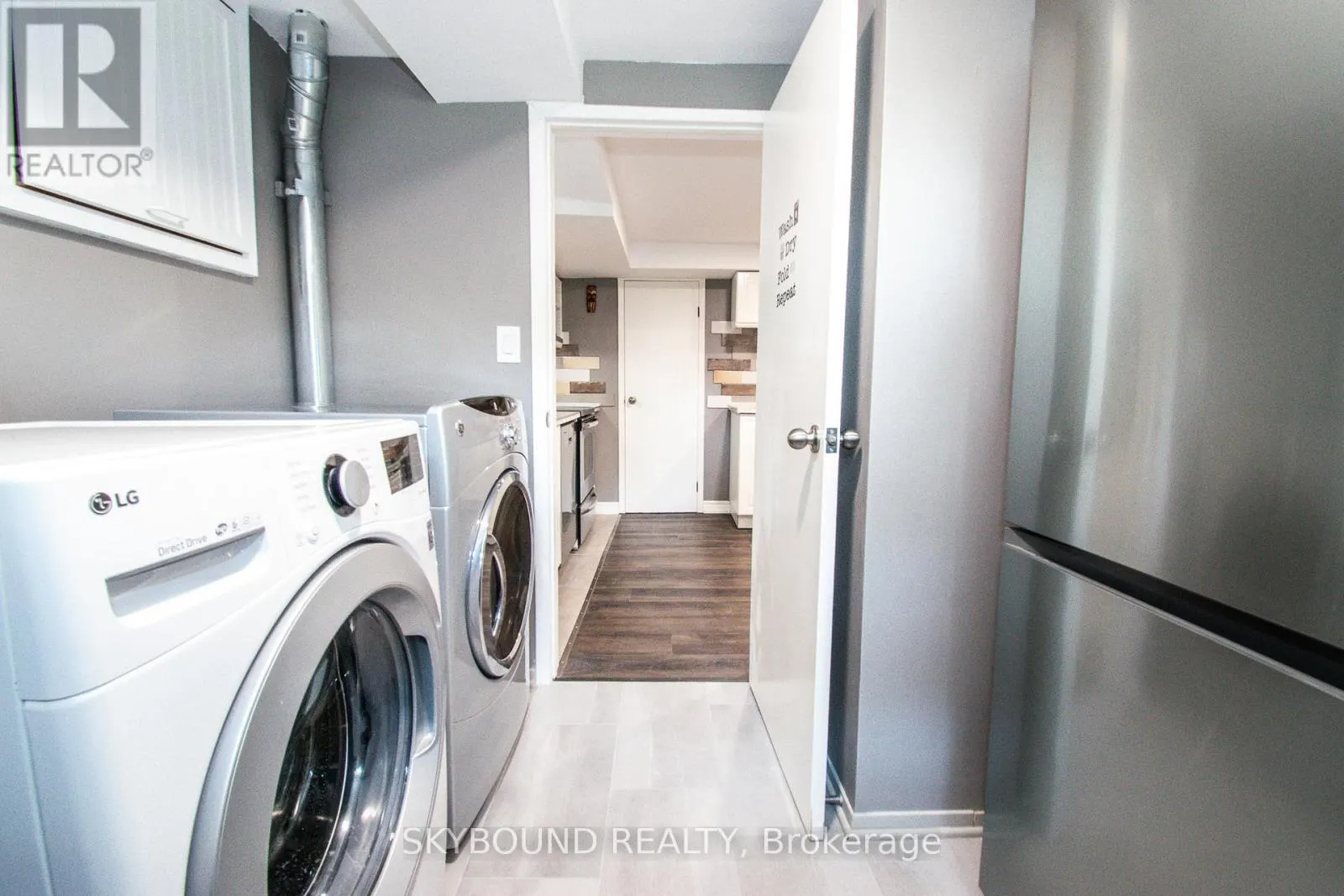 LOWER UNIT - 10 CHORLEY AVENUE