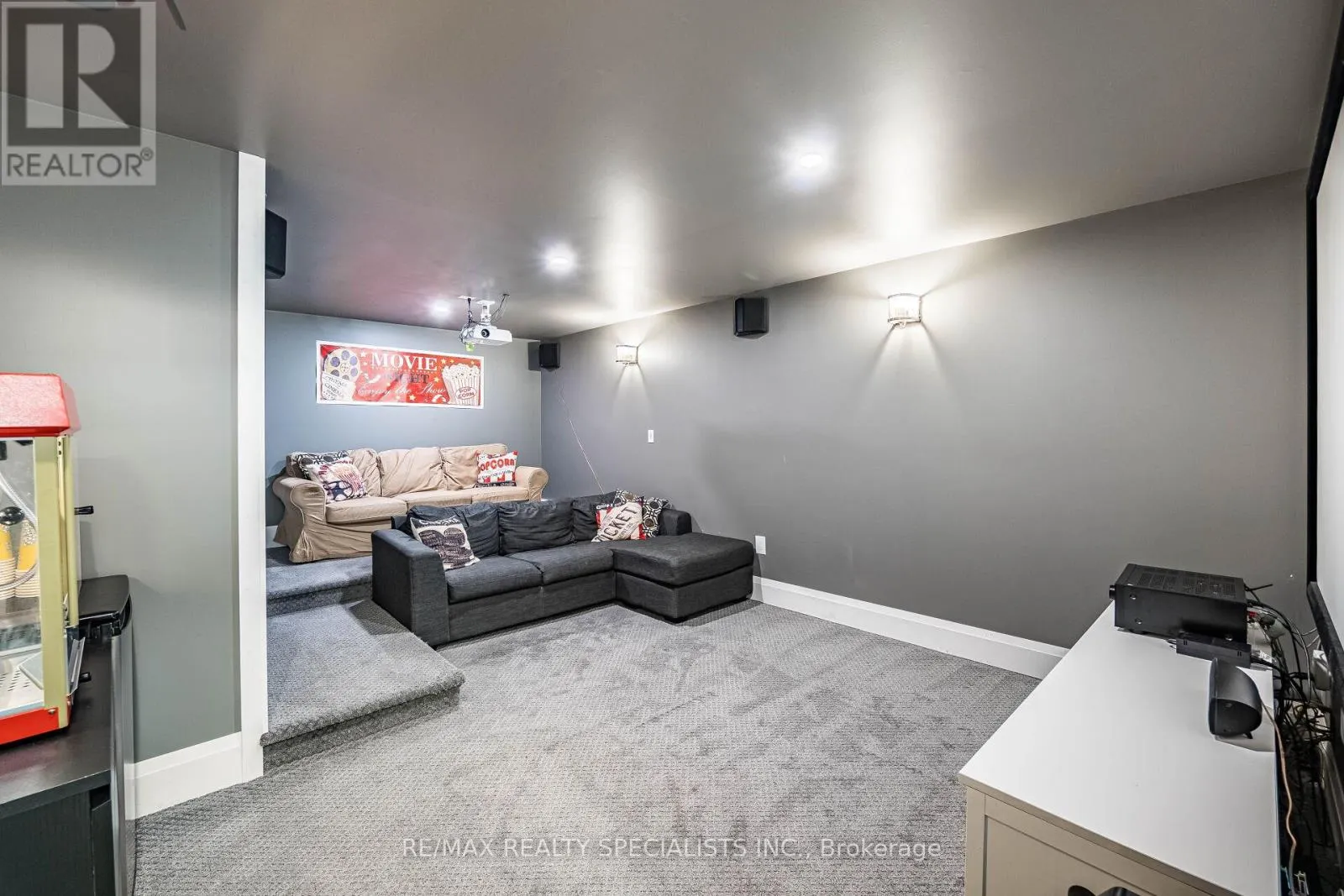 6 RUTLEDGE HEIGHTS