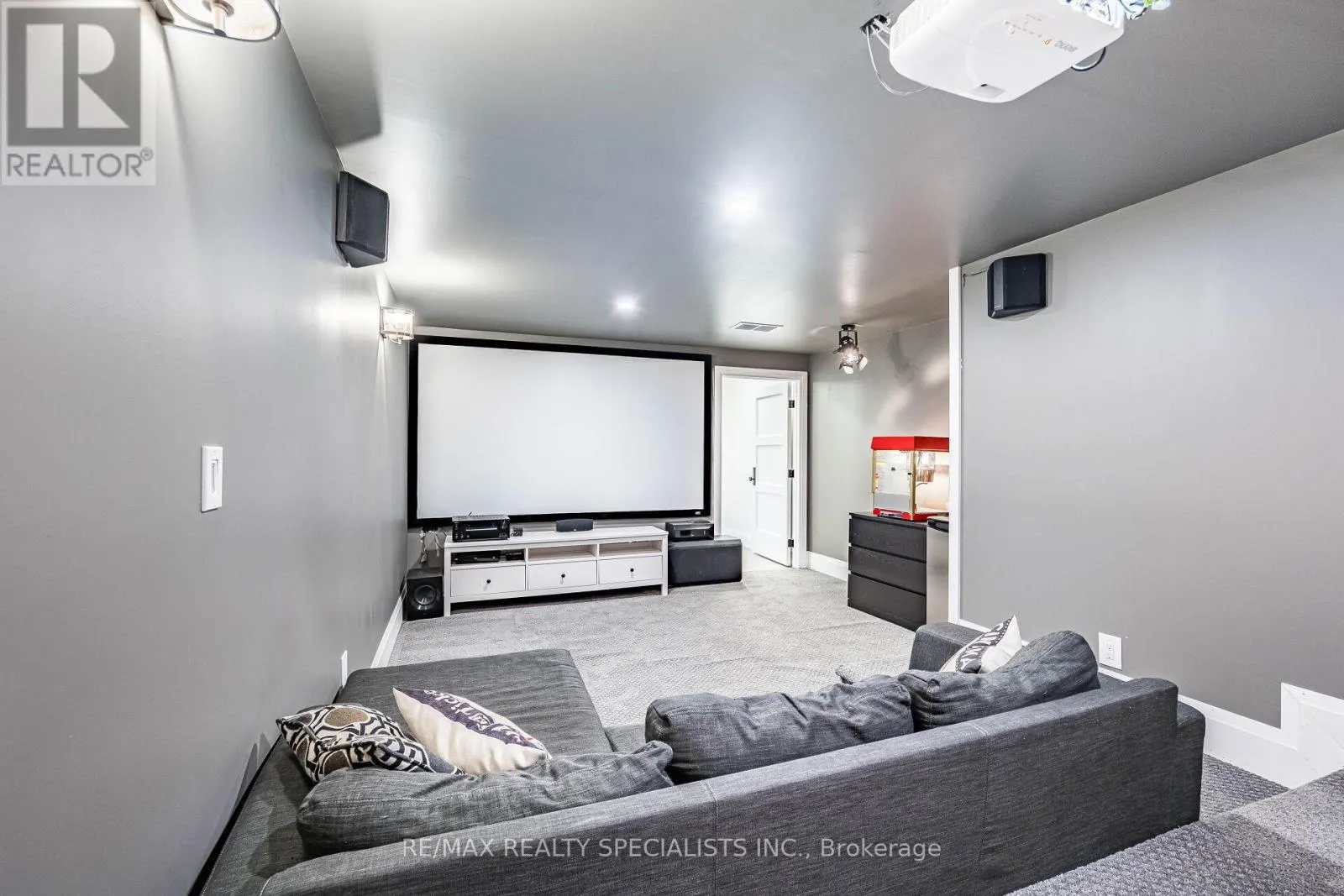 6 RUTLEDGE HEIGHTS
