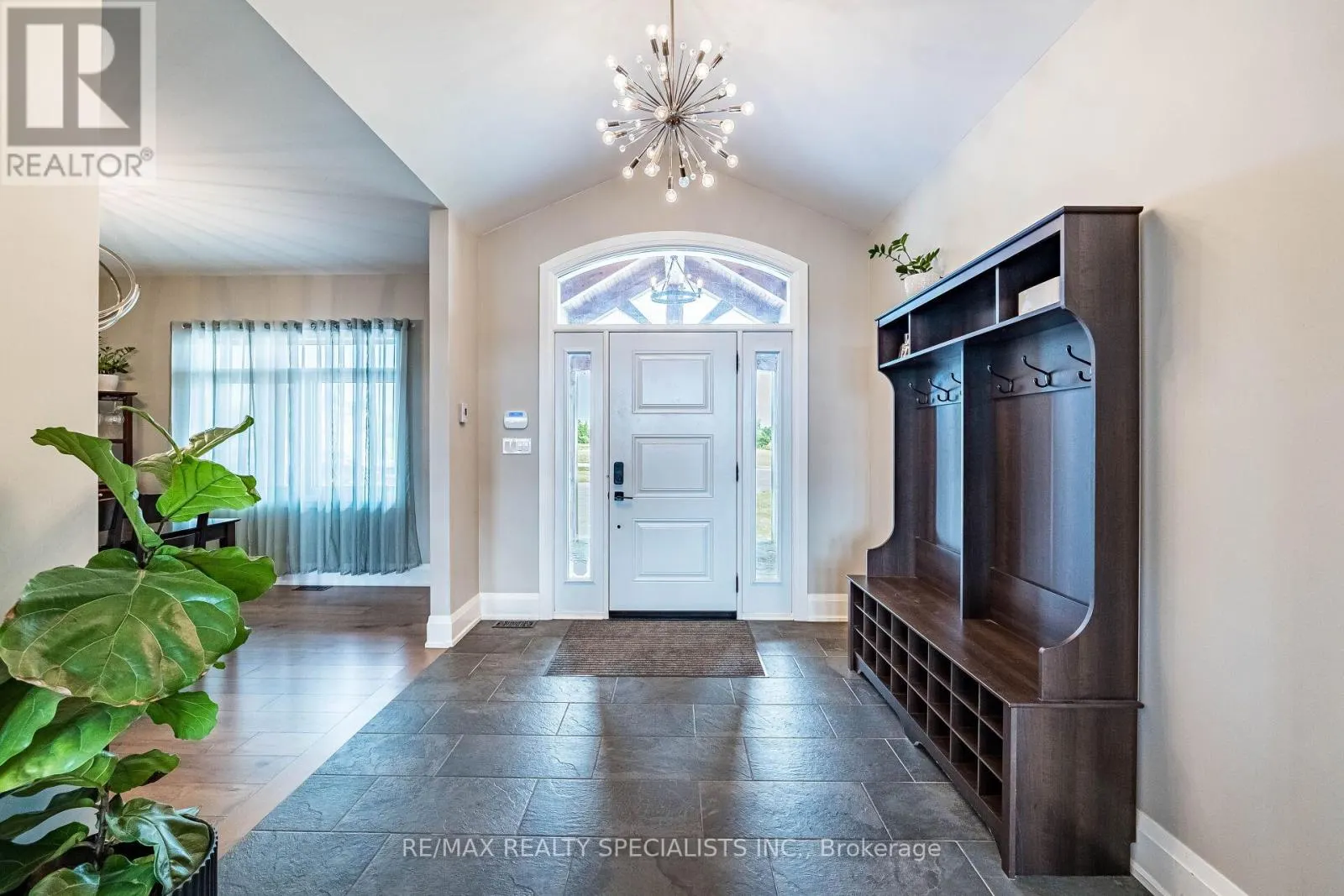 6 RUTLEDGE HEIGHTS