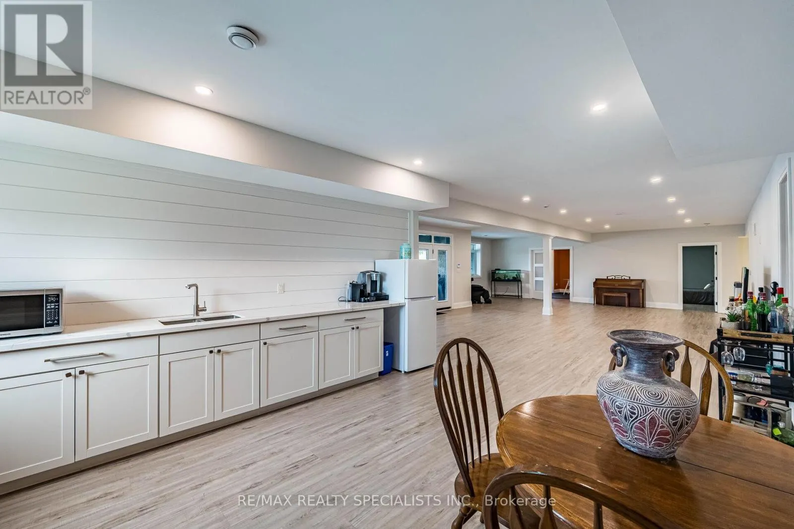 6 RUTLEDGE HEIGHTS