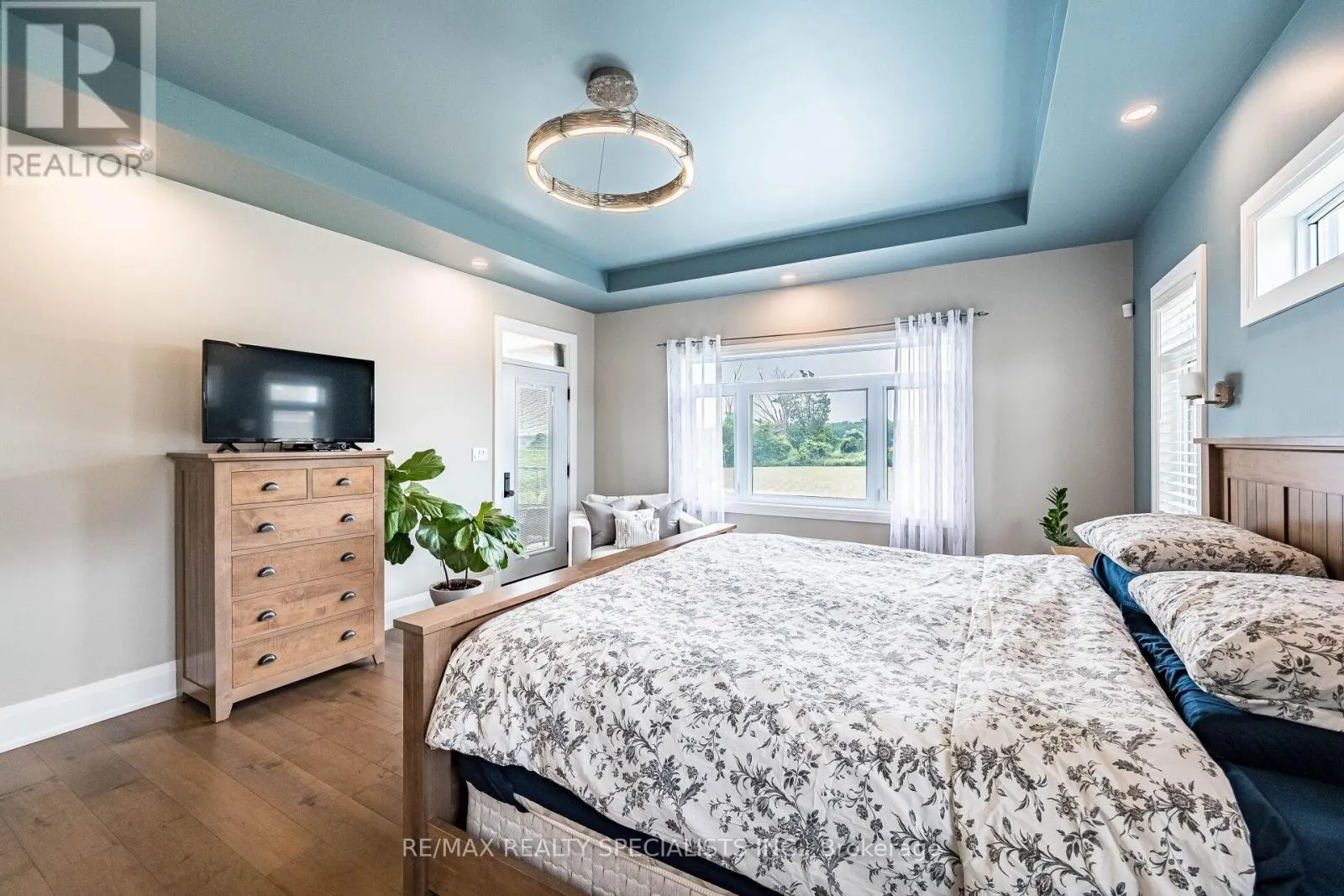 6 RUTLEDGE HEIGHTS