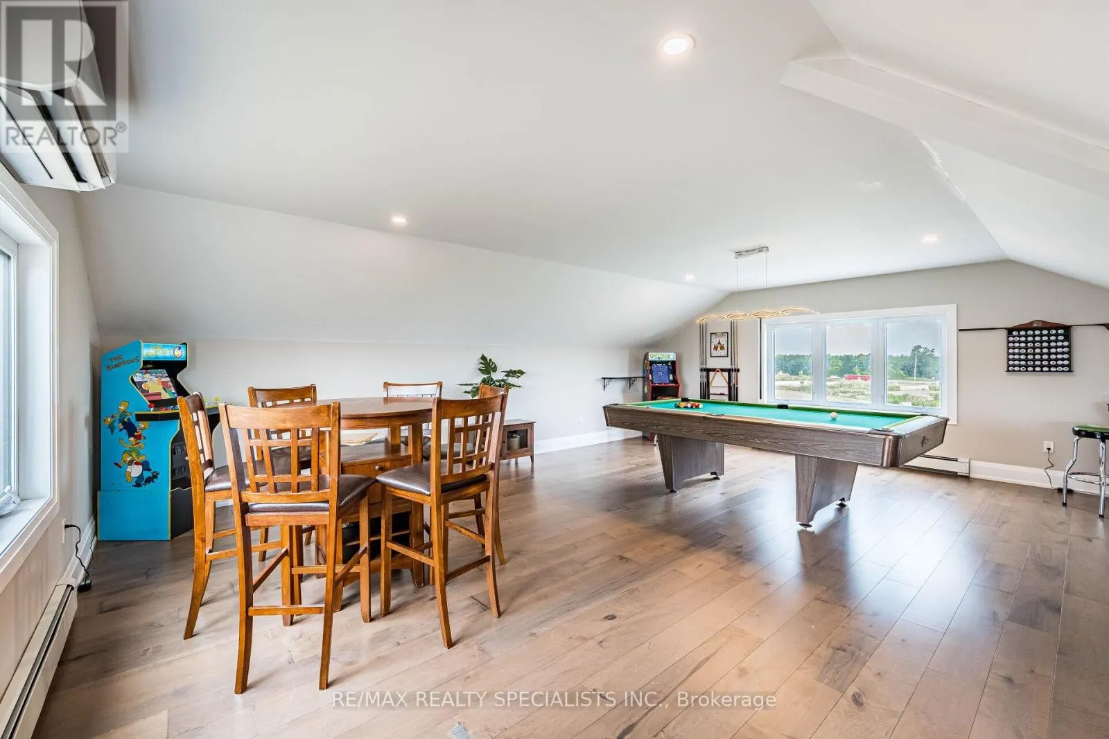 6 RUTLEDGE HEIGHTS
