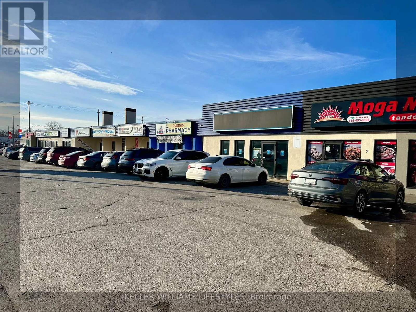3 - 1560 DUNDAS STREET, #3