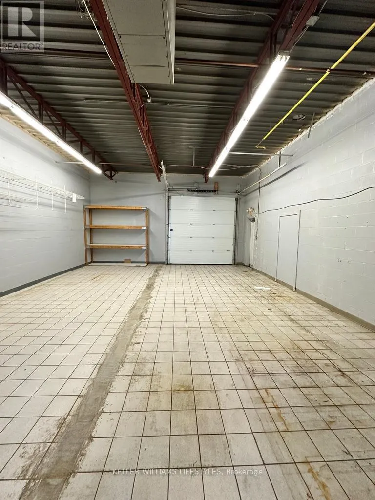 3 - 1560 DUNDAS STREET, #3