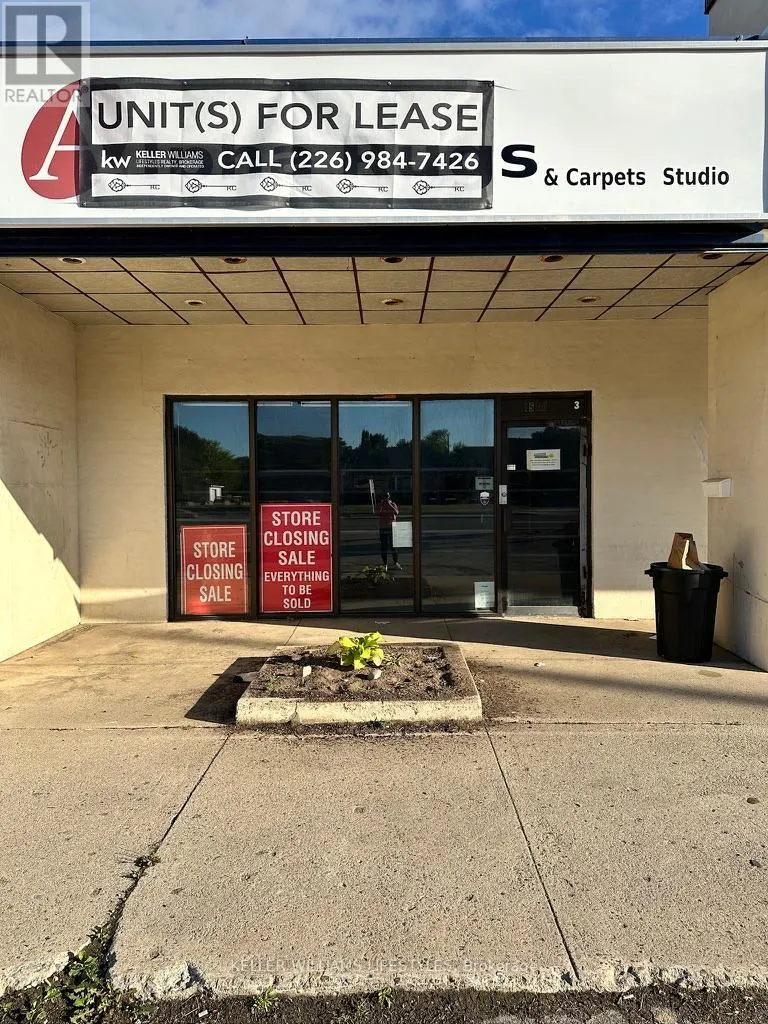 3 - 1560 DUNDAS STREET, #3