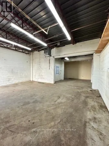 4 - 1560 DUNDAS STREET, #4