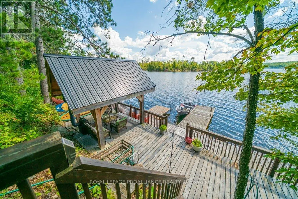 163 MAZINAW LAKE