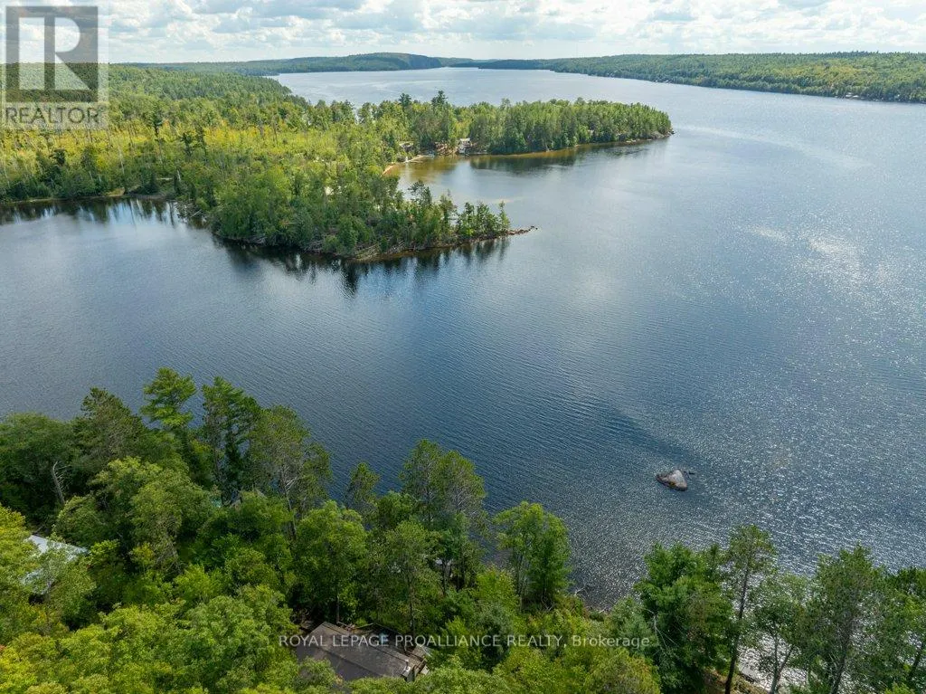 163 MAZINAW LAKE