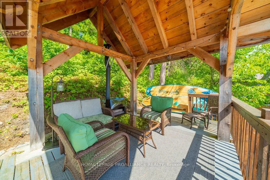 163 MAZINAW LAKE