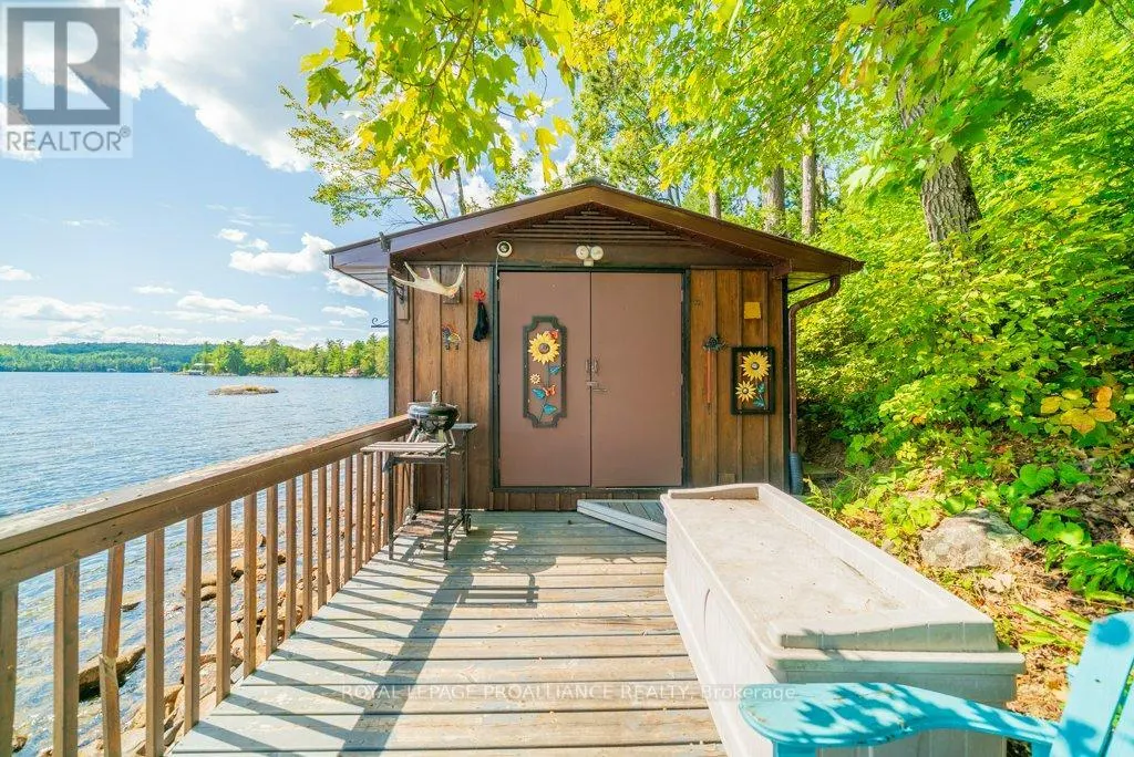 163 MAZINAW LAKE