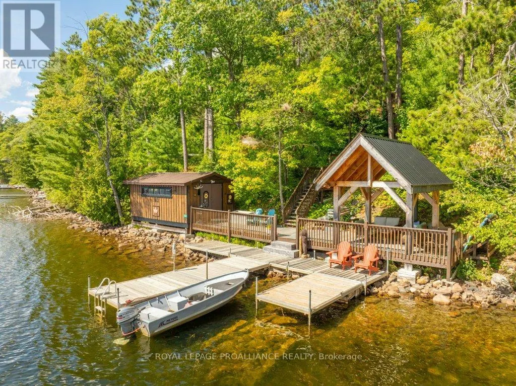 163 MAZINAW LAKE