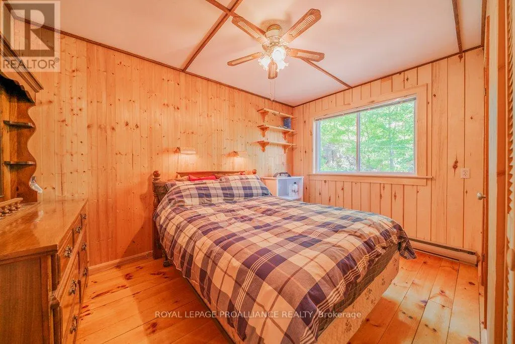 163 MAZINAW LAKE