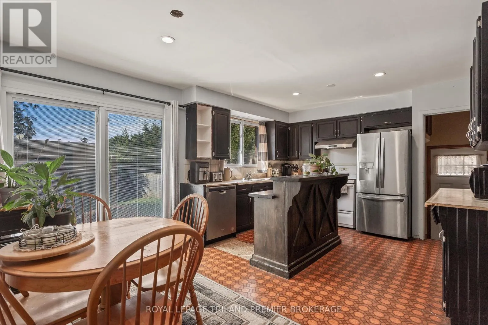 36 GENEVIVE CRESCENT