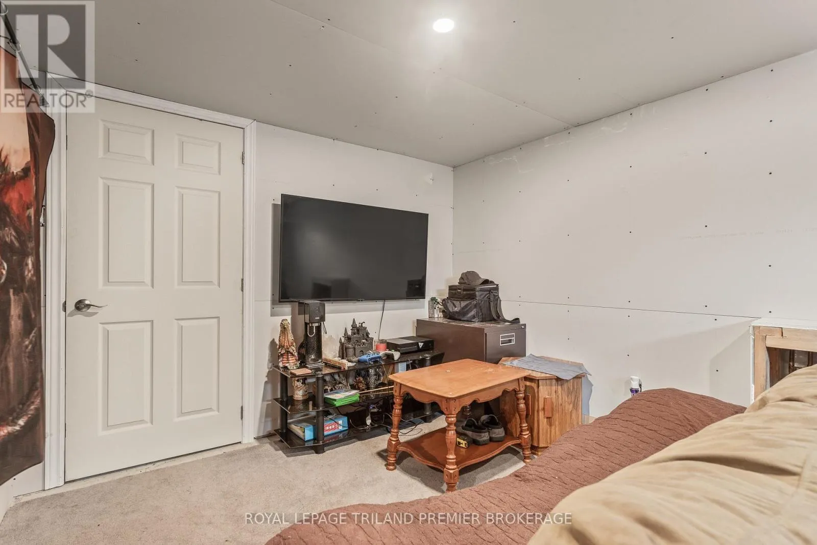 36 GENEVIVE CRESCENT