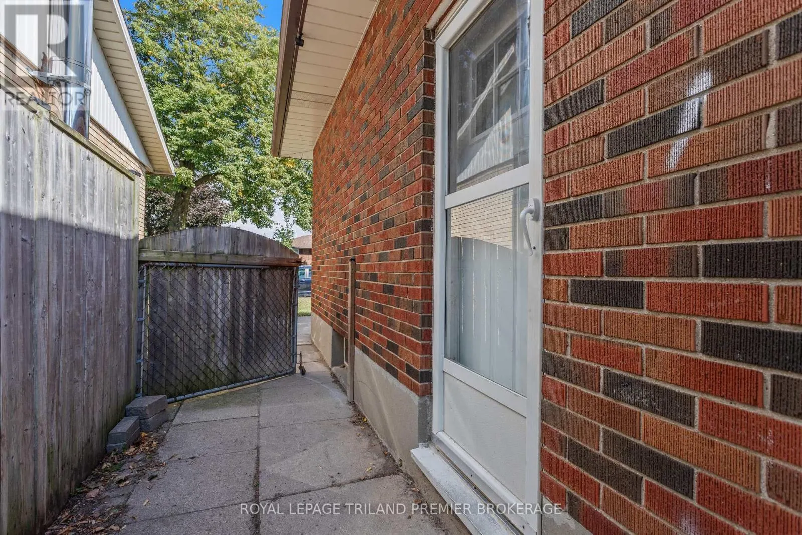 36 GENEVIVE CRESCENT