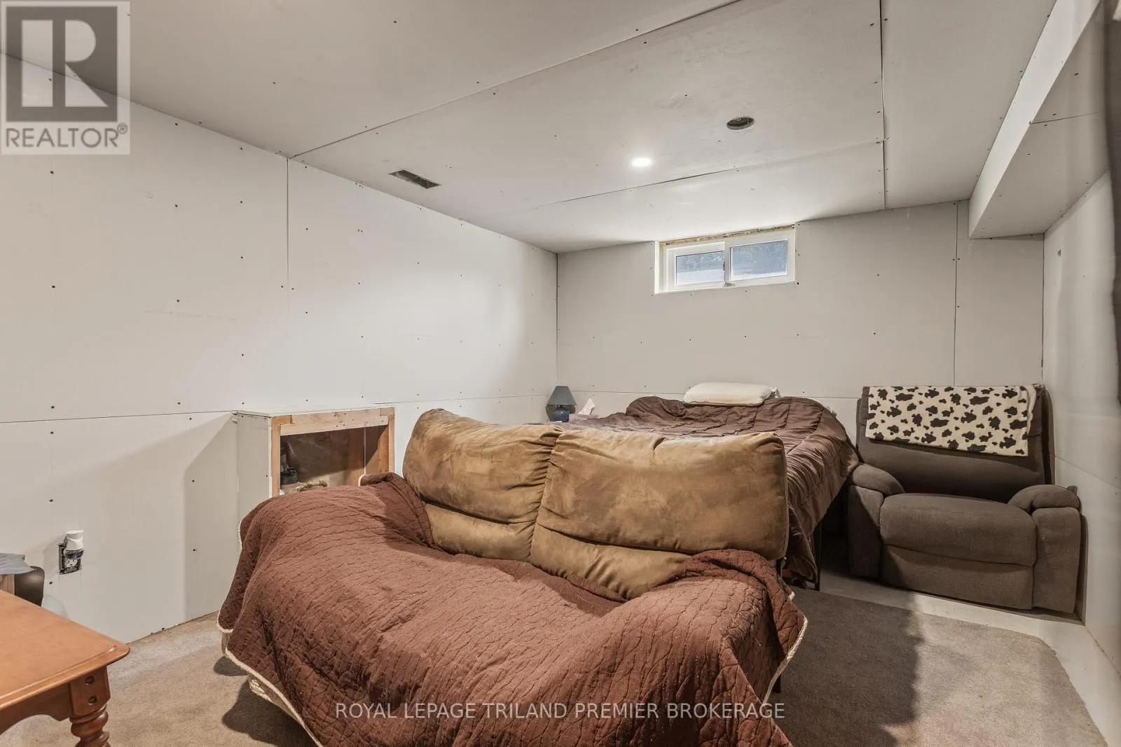 36 GENEVIVE CRESCENT