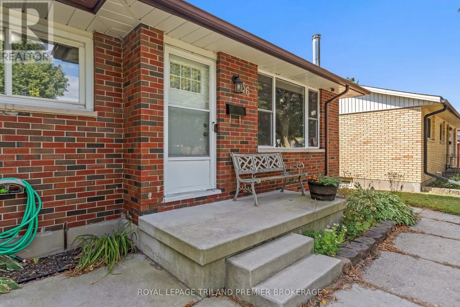 36 GENEVIVE CRESCENT