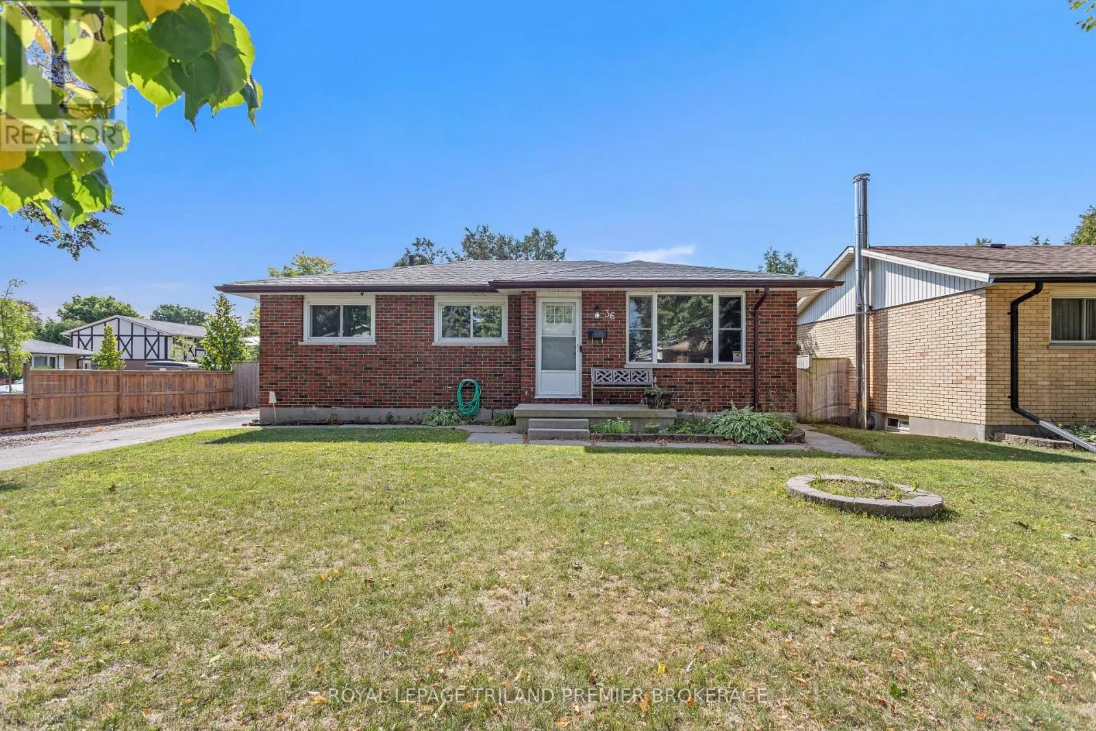 36 GENEVIVE CRESCENT