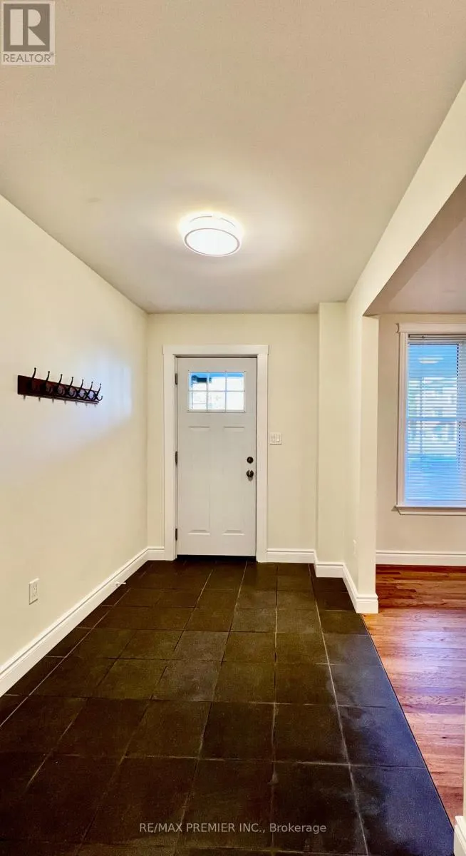 10 PATRICK ST