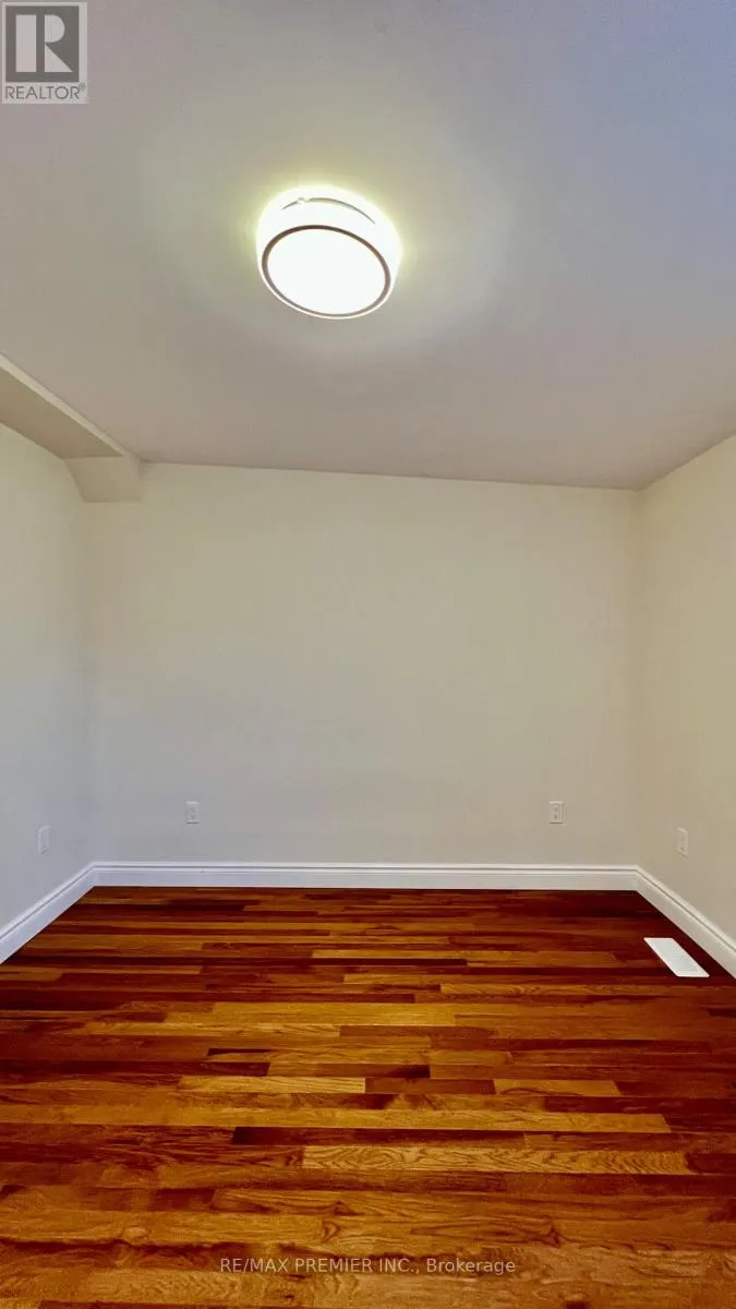 10 PATRICK ST