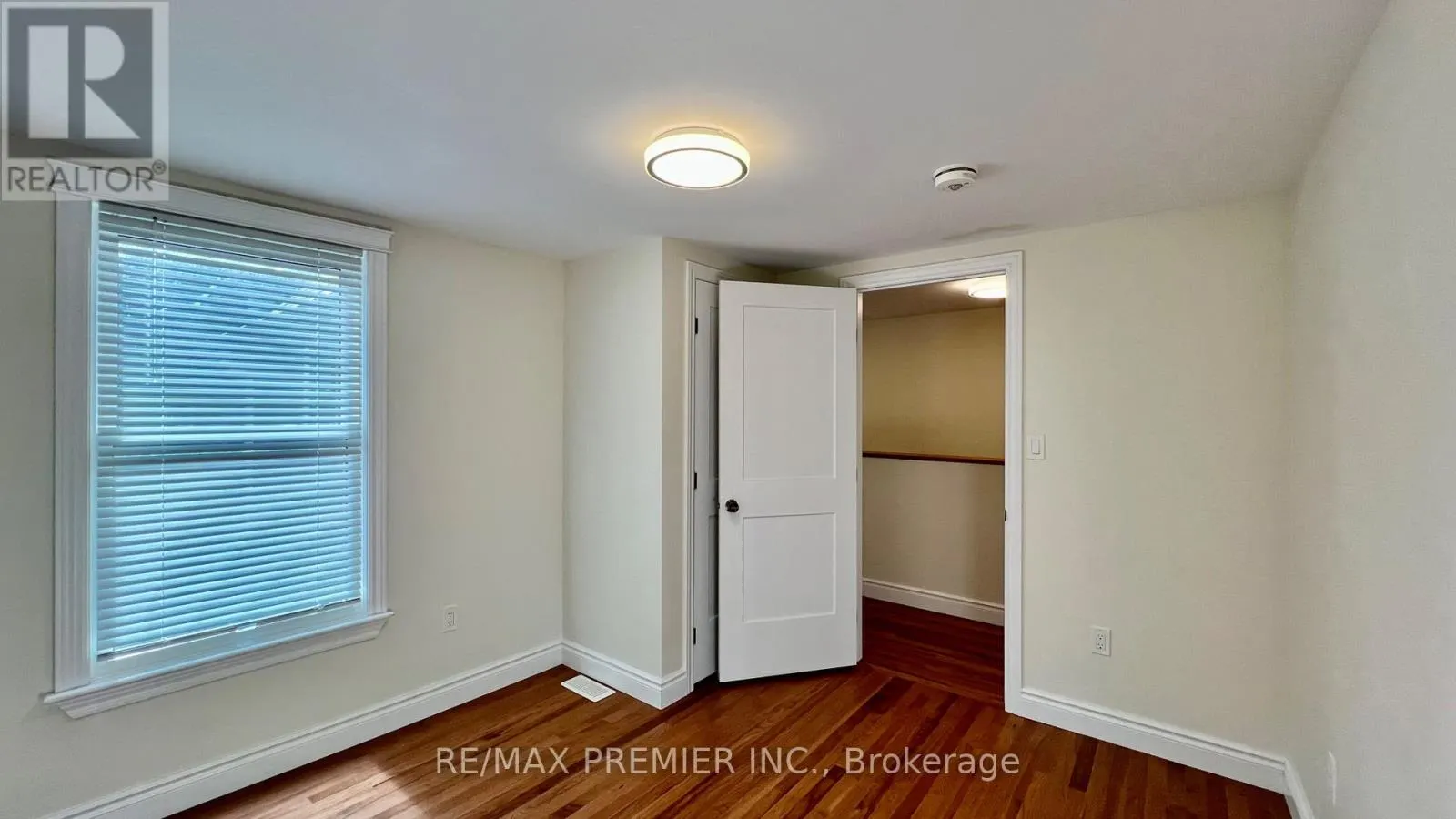 10 PATRICK ST