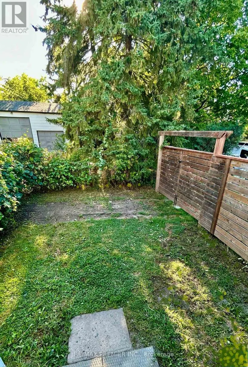 10 PATRICK ST