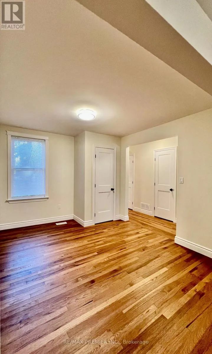 10 PATRICK ST