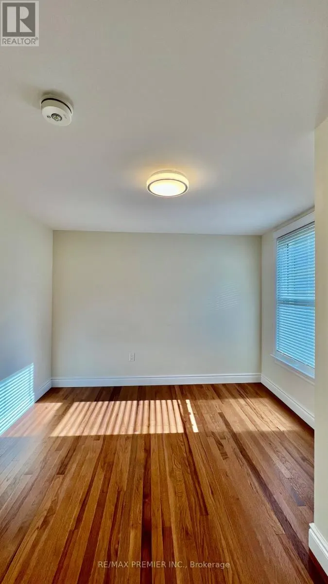 10 PATRICK ST