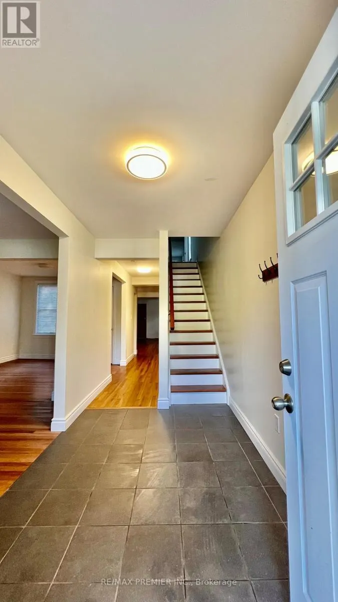 10 PATRICK ST