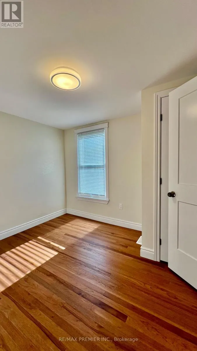 10 PATRICK ST
