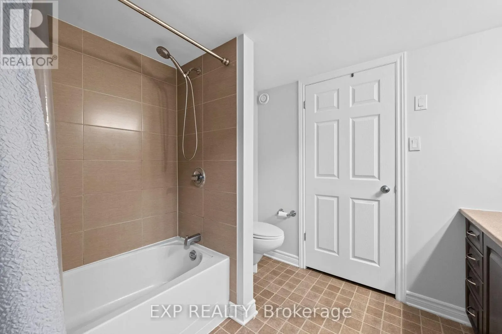 114-A LINDENSHADE DRIVE
