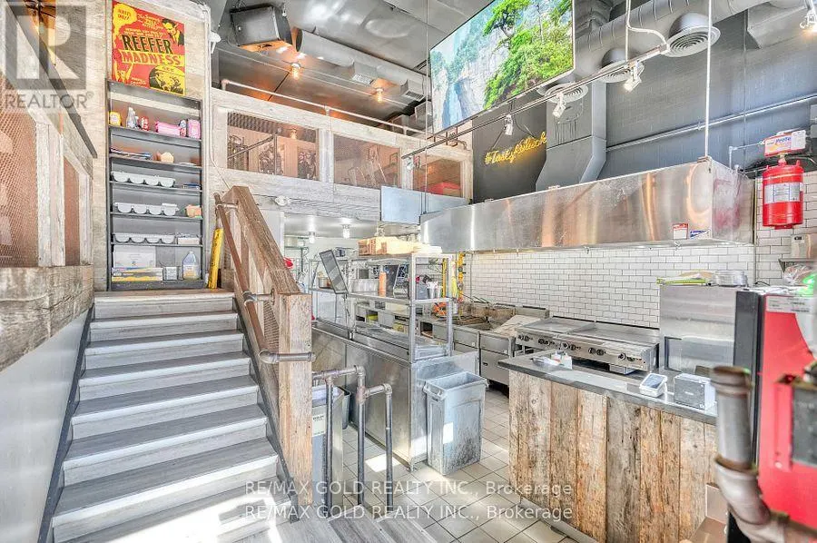 272 KING STREET W