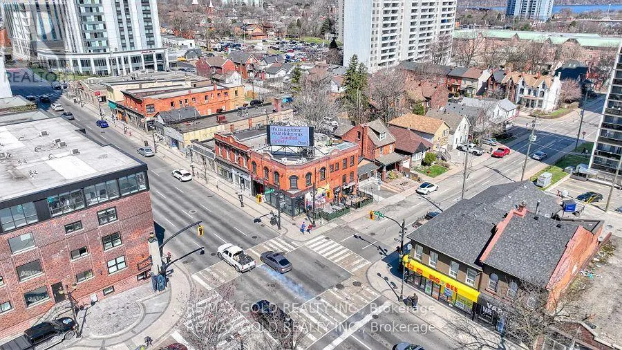 272 KING STREET W