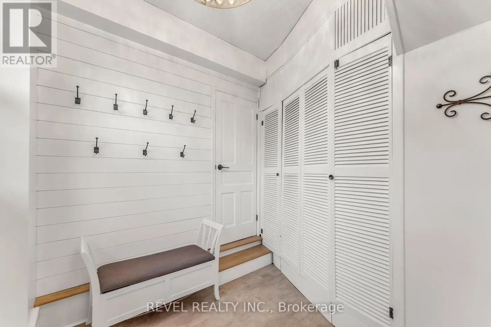 331 ST PAUL STREET W