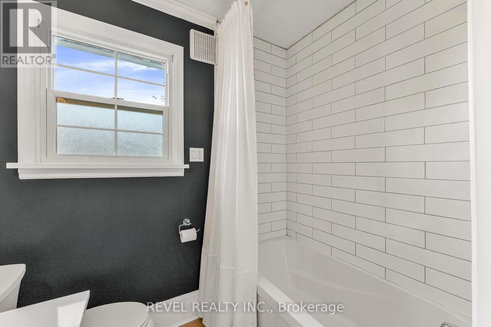 331 ST PAUL STREET W