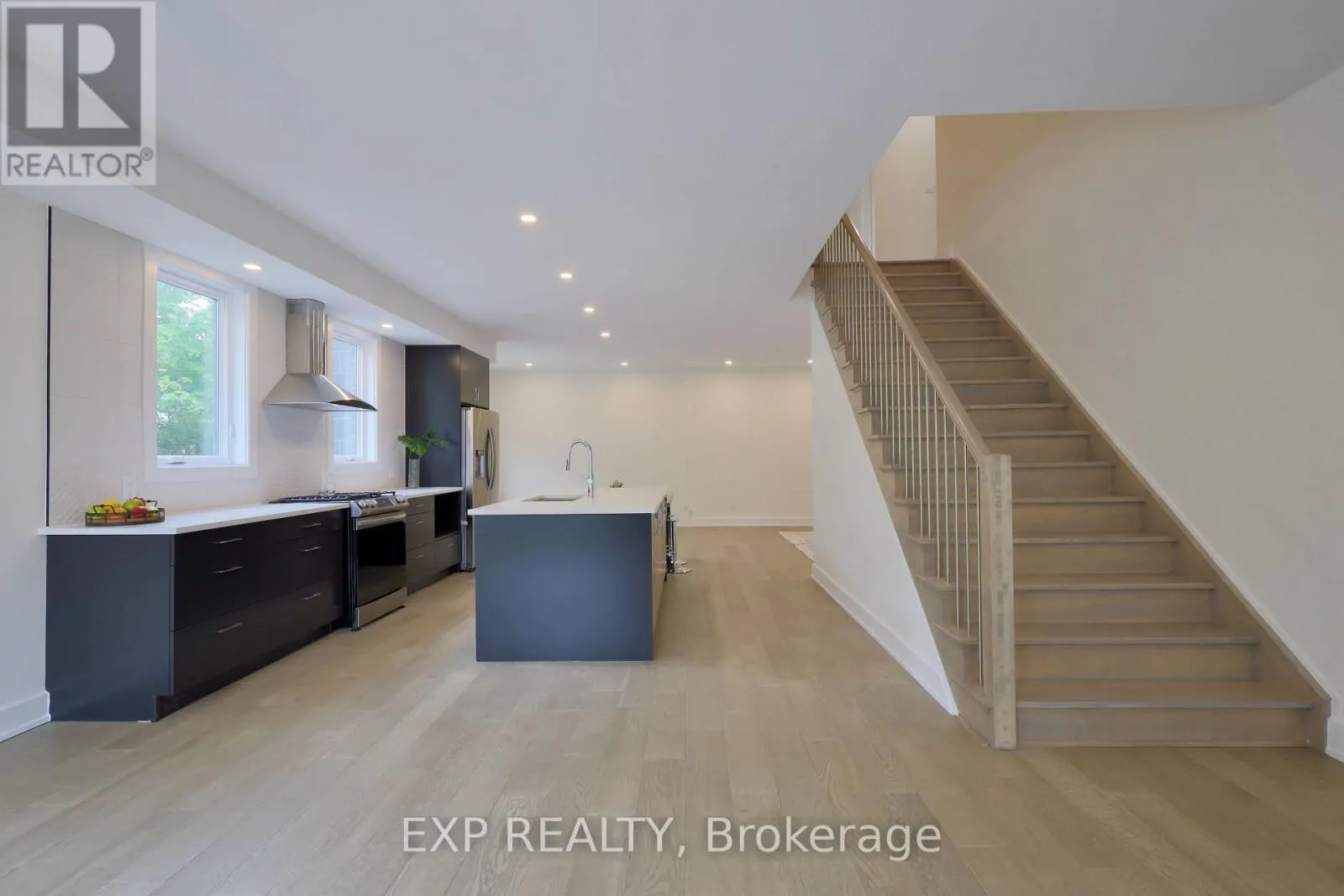 62 COLUMBUS AVENUE S