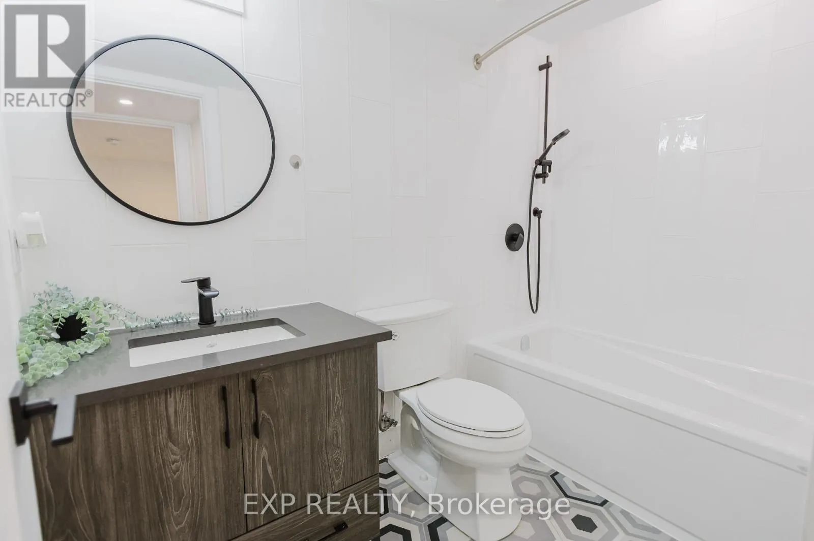 62 COLUMBUS AVENUE S